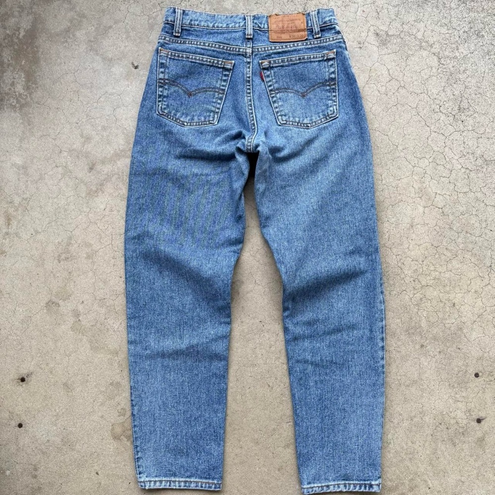 Vintage 90’s Levi’s 550 Light Blue Wash Jeans - Picture 2 of 8